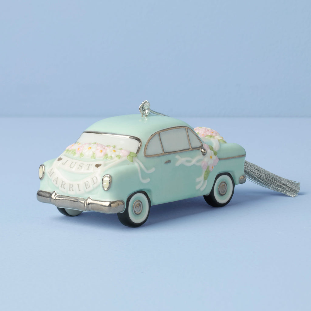 2025 Just Married Vintage Car Ornament