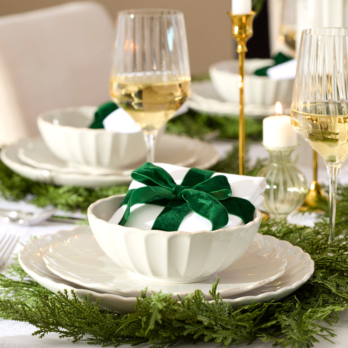 French Perle Scallop 4-Piece Place Setting